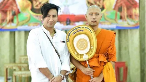 บอล เชิญยิ้ม ปลื้มลูกชายบวชทดแทนคุณ จัดงานยิ่งใหญ่ คนแห่ร่วมอนุโมทนาบุญ