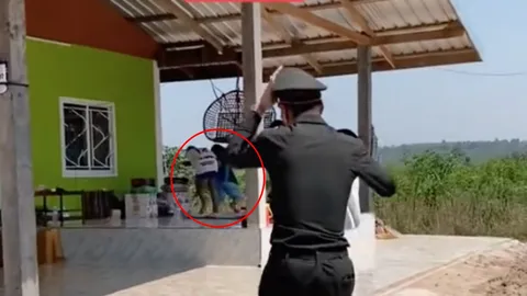 กลับมาก่อน นี่ลูกชายเอง ตั้งใจจะไปเซอร์ไพรส์แม่ แต่เอ๊ะ ทำไมเห็นแล้ววิ่งฉิว (คลิป)