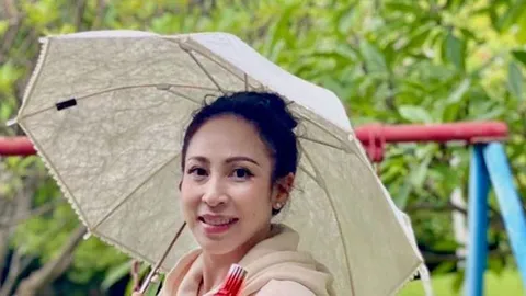 "กิ๊ก สุวัจนี" ลงรูปคู่ไบร์ทตอนเด็กอุ้มนั่งตัก เรียกว่าตัดสายสะดื้อมากับมือ