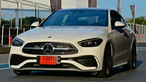 ประกอบไทยราคาดีงาม! มาแล้ว Mercedes-Benz New C350e Plug in Hybrid AMG Dynamic