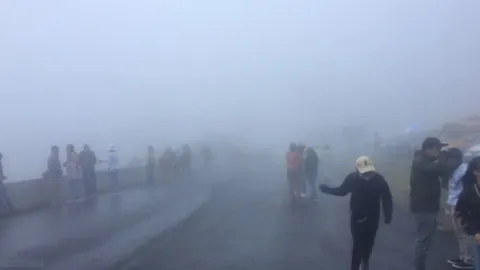 เชียงใหม่เช้านี้หลังฝนตก ดอยอินทนนท์หมอกหนาจัดอากาศปิด อุณหภูมิ 10 องศาฯ