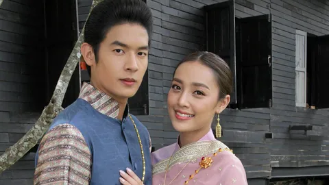 “น้ำตาล-เพื่อน” พาเปิดประตูมิติข้ามภพสู่อยุธยา สืบหาความจริงเบื้องหลังกบฏใน “ลิขิตแห่งจันทร์”