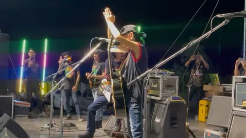 แอ๊ด คาราบาว ยกมือท่วมหัวกราบขอโทษผู้ว่าฯ สุพรรณบุรี ทำไปเพราะเมา (คลิป)