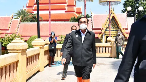 "บิ๊กตู่" ถามนักข่าว ไม่รู้เหรอน้ำท่วมเกิดจากอะไร-เมินตอบเรื่องสมัครสมาชิก พปชร.