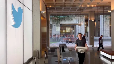 "อีลอน มัสก์" ส่งสัญญาณปิดดีลทวิตเตอร์ 44,000 ล้าน 