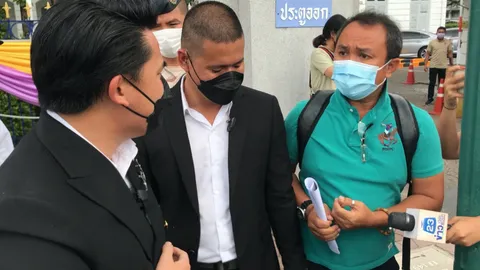 "กัน จอมพลัง" ประจันหน้า "ไชยยศ" ชรบ.ถอดเสื้อพกปืน หวิดฟาดปากกลาง มท. 