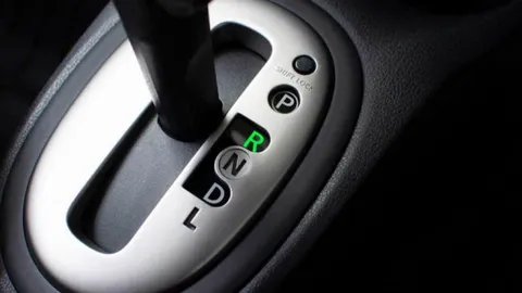 ขับรถถอยหลัง เรื่องง่ายๆ แต่ทำไมกลายเป็นเรื่องยาก! 