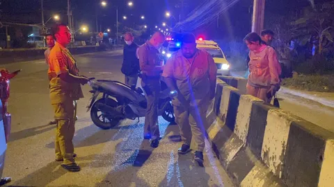 ล่า 2 โจ๋ห้าว ไล่ฟัน จยย.วัยรุ่น 17 ล้มคว่ำเจ็บ 1 ย้อนปาบึมใส่กู้ภัย