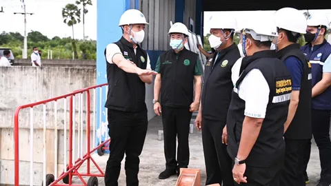 "เฉลิมชัย" ลุยหาดใหญ่ติดตามสถานการณ์น้ำ มั่นใจป้องกันอุทกภัยได้