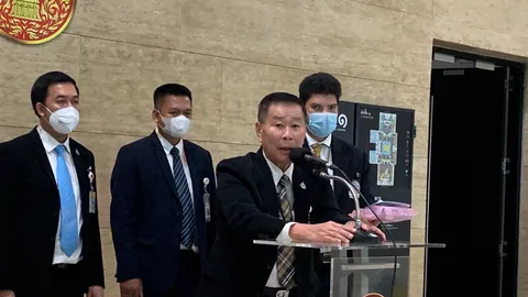 "เสรีพิศุทธ์" ซัด ”ประยุทธ์” เลิกกฎหมาย ขายแผ่นดิน ชี้ที่ทำเพราะหนี้มาก