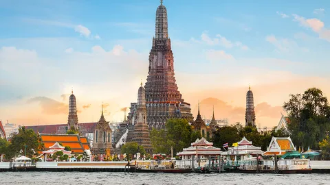 ไทยกรุ๊ป โฮลดิ้งส์ มอบท่าเทียบเรือเที่ยววัดอรุณราชวราราม