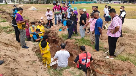 ตะลึงพบโครงกระดูกใต้สนามกีฬาเมืองคอน ตร.เร่งสืบ คาดต่างด้าวถูกฆ่าฝังดิน