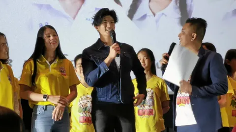 "ตูมตาม-แซ็ค ชุมแพ" นำทีมสนุกป่วนฮา รอบปฐมทัศน์ ภาพยนตร์ "แถวตรงแสบอีหลี"