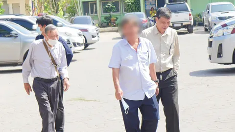 โร่มอบตัว 