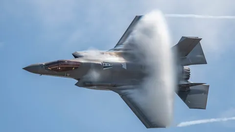 แค่ฝึกบินยังร่วง! Lockheed Martin F-35 A Lightning II หรือจะเป็นแค่เครื่องบินรบเจ้าปัญหา? 