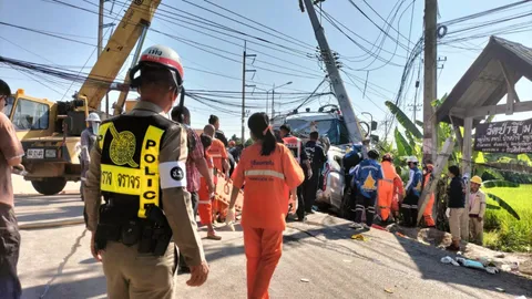 รถบรรทุกน้ำมันอัดก๊อบปี้ปาเจโร่ยับคาเสาไฟที่ อ.เทิง ตาย 5 ศพ เจ็บสาหัส 1
