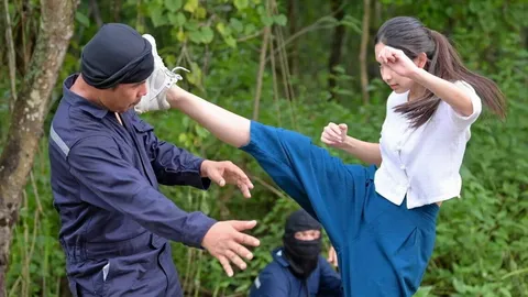 “ปิ่น” ฟอร์มโหดโดดเตะก้านคอ แท็กทีม “แบงค์” บู๊เต็มคาราเบล ใน “ป้อมปางบรรพ์”