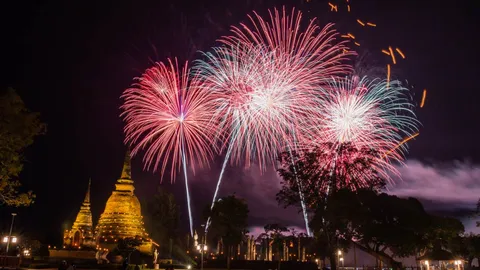 เตือนระวังอุบัติเหตุจากการจุดพลุ ช่วงวันลอยกระทง เสี่ยงสูญเสียอวัยวะสำคัญ