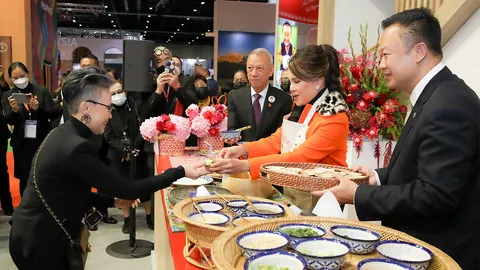 ข้าวยำดาหลา