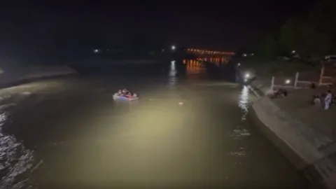 สลด "คืนลอยกระทง" 2 ผัวเมีย พลาดลื่นตกคลอง จมหาย 1 ยังไม่พบตัว