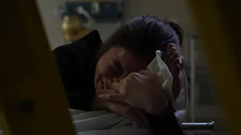 น้ำตาท่วมจอ เก้า สูญเสียคนที่รัก แค้นใจ คริส ทำร้ายครอบครัว ใน รากแก้ว EP.7