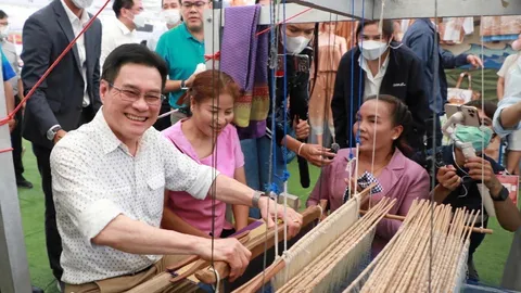 "จุรินทร์" ลุยช่วยประชาชน จัดทัพสินค้าลดราคาออนทัวร์ทั่วประเทศ สู้วิกฤติ-ค่าครองชีพ