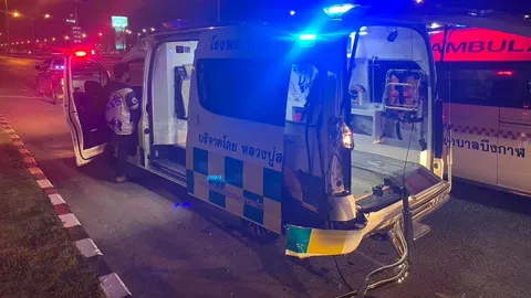 เห็นไฟเขียว ด.ญ. 2 พี่น้อง บิดจยย.ชนรถฉุกเฉินนำคนเจ็บส่งรพ. ดับ 1 สาหัส 1