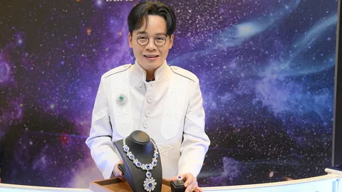 สุดอลัง! บิวตี้ เจมส์ โชว์เครื่องประดับมูลค่าพันล้านบาท