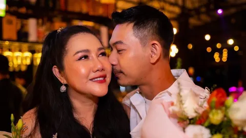 ฉีกทุกกฎ "ตู่-จารุศิริ" เซอร์ไพรส์ขอแฟนหนุ่มแต่งงาน หลังคบกัน 4 ปี