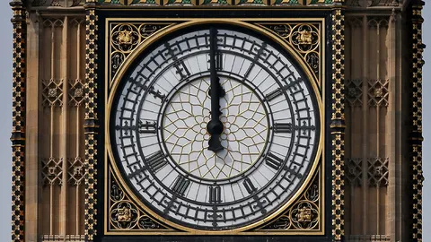 บิ๊กเบนลั่นระฆัง