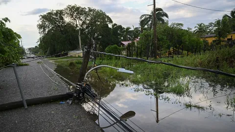 6 รัฐมาเลเซียอ่วมจากน้ำท่วม ทำบรรยากาศหาเสียงเลือกตั้งสะดุด