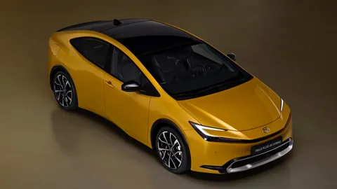 อย่างหล่อ ขอให้เข้าไทย! New Toyota Prius Plug in Hybrid 2023 