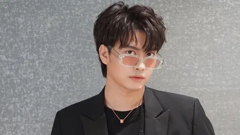 นนท์ ธนนท์ เจอแฟนคลับให้เงิน 5,000 บาท แต่คืนให้พร้อมเผยเหตุผล (คลิป)