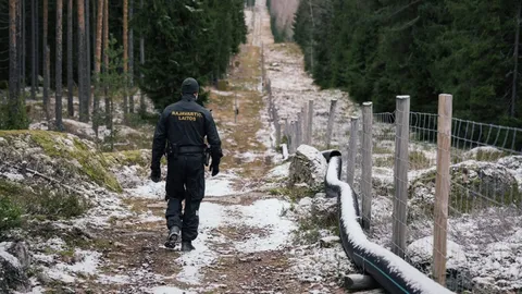 ฟินแลนด์เดินหน้าแผนสร้างรั้วกั้นชายแดนติดรัสเซีย เริ่มปีหน้า