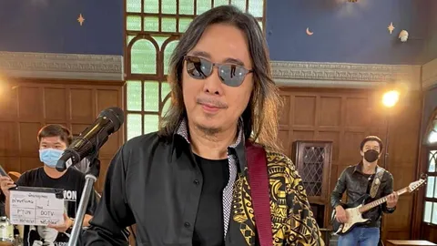 ผงาดอาจหาญ