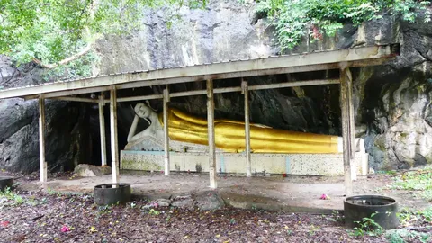 เผยวัดร้างบนหน้าผาในราชบุรีที่ดังในโซเชียล คือ สำนักสงฆ์เขาช้างถ้ำพลอง