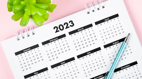 รวมไว้ให้แล้ว ปฏิทิน 2566 เช็กวันหยุดราชการ และวันสำคัญประจำเดือน มีวันไหนบ้าง