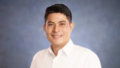 “พงศ์สินธุ์” ถือเอาวันดี มหาราชาฤกษ์ ลาออก ปชป. สมัครเข้ารวมไทยสร้างชาติ