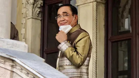 ยิ้มหวานอารมณ์ดี “บิ๊กตู่” บอก “เหรอจ๊ะๆ” สุชาติ ลาออกพรรคพลังประชารัฐ