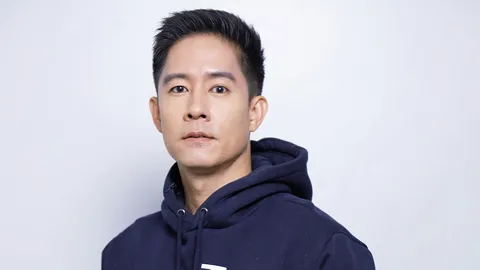 นักแสดงมาดเข้ม "อัค อัครัฐ" งงโดนตบเป็นดาราดังรุ่นใหญ่