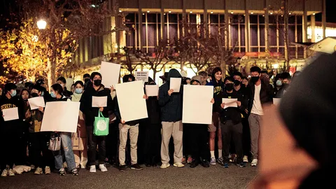 จีนตามผู้ชุมนุมรายตัว-ม็อบไม่โผล่ตามนัด