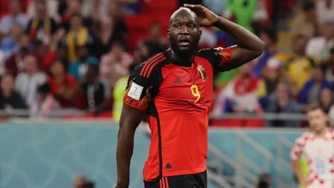 ตะลึงทั้งสนาม ชมคลิป "ลูกากู" พลาด 3 จังหวะสำคัญ เกมเบลเยียมเจ๊าโครแอต ร่วงบอลโลก