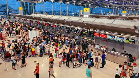 “สุวรรณภูมิ” เดือนเดียว 2.5 ล้านคน นักท่องเที่ยวแห่เข้าไทยทะลัก