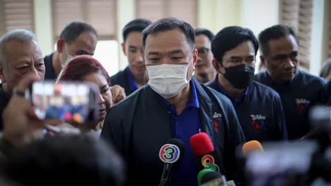 “อนุทิน” ฟาด ส.ส.ปชป.ดูยังไง ก็จัดฉากเด็ก 9 ขวบ ซื้อบ้องกัญชาสูบโชว์ 