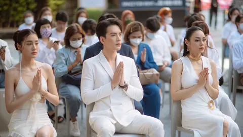 เมียหลวง 2022 แซ่บสุดใจ ตั๊ก-นิว-พิม นำทีมนักแสดงบวงสรวงก่อนลงจอ 14 ธ.ค.นี้