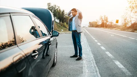 สืบเองได้ น้ำหยดใต้ท้องรถมาจากไหน น้ำมันเกียร์รั่ว น้ำมันเครื่องรั่ว น้ำแอร์รั่วหรือเปล่า