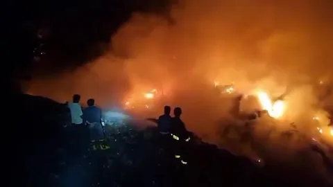 ไฟไหม้บ่อขยะขอนแก่น ระดมรถดับเพลิงในพื้นที่และใกล้เคียงยังควบคุมไม่ได้