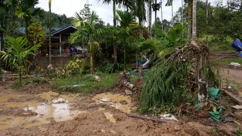 น้ำป่าถล่ม ต.ลำเลียง กลางดึก อ่วมกว่า 500 หลังคา พืชไร่เสียหายจำนวนมาก