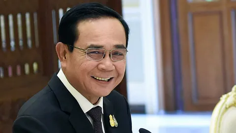 "บิ๊กตู่" ยิ้มแป้น เมื่อ ปตท. แบ่งรายได้ให้รัฐบาลไปช่วยลดต้นทุนค่าไฟให้ประชาชน