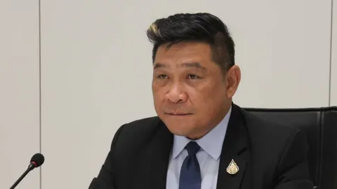 “จักรพรรดิ ไชยสาส์น” พร้อม 9 ส.ส. เตรียมลาเพื่อไทย ก่อนเปิดตัวกับภูมิใจไทย